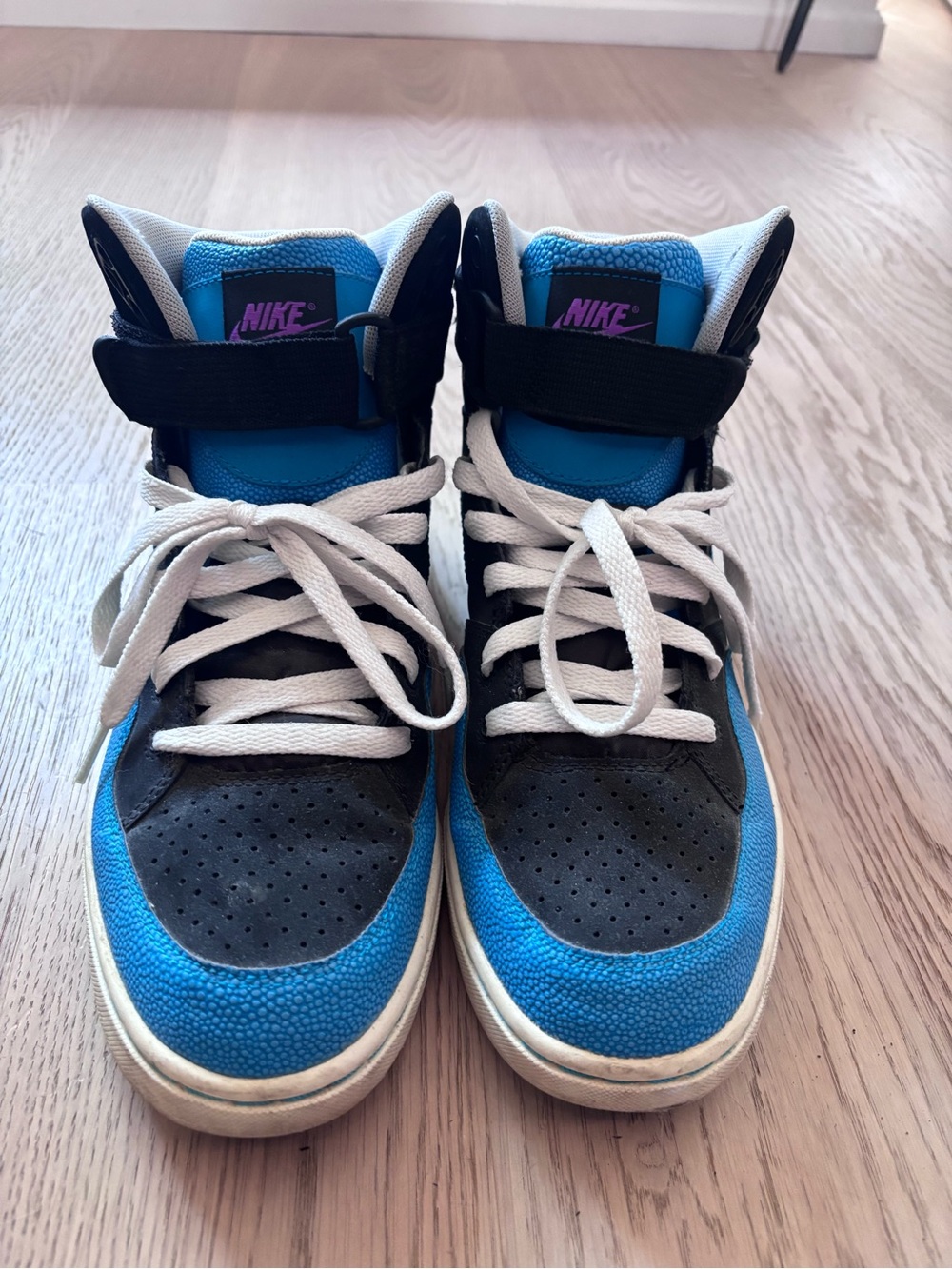 NIKE High-Top Sneakers in Blue and Black with White Laces